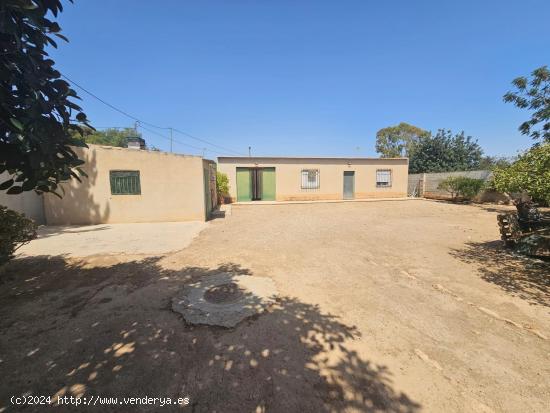  SE VENDE CASA CON TERRENO EN EL CAMPILLO DE ABAJO - MURCIA 