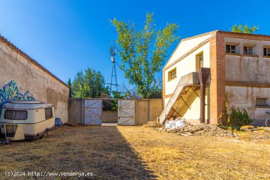 Nave Industrial en el centro de Fontanar para convertir en vivienda/s - GUADALAJARA