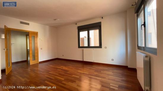 INMOBILIARIA ARBETETA ALQUILA PISO DE DOS DORMITORIOS EN VALDELUZ, GUADALAJARA - GUADALAJARA