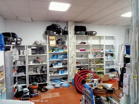 OPORTUNIDAD DE LOCAL COMERCIAL EN BURGUILLOS, SEVILLA. - SEVILLA