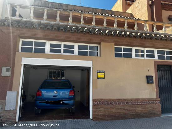 Amplia y luminosa casa junto  parques, zonas de juego infantil....... - CADIZ