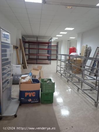 Local comercial de 180 m - MURCIA