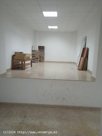 Local comercial de 180 m - MURCIA