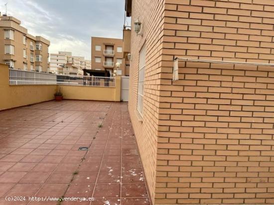 VIVIENDA EN BAJO EN LA ZONA DE LA LOMA - MURCIA