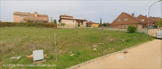 Solar urbano de 588 m² en la urbanización el Coto, el Casar: naturaleza y tranquilidad. - GUADALAJ