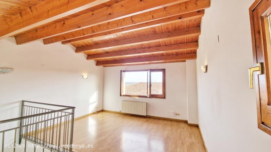 Unifamiliar adosada en venta  en Moià - Barcelona