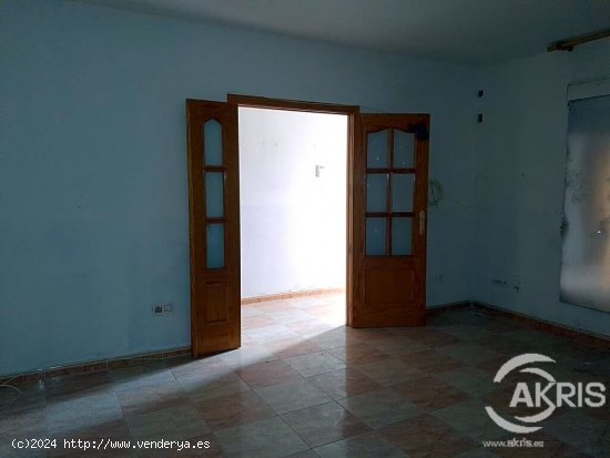 CHALET ADOSADO DE 216 M2 CON 4 DORMITORIOS EN CABAÑAS DE LA SAGRA