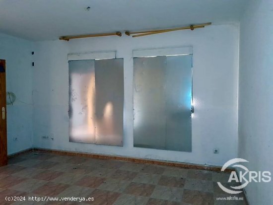 CHALET ADOSADO DE 216 M2 CON 4 DORMITORIOS EN CABAÑAS DE LA SAGRA