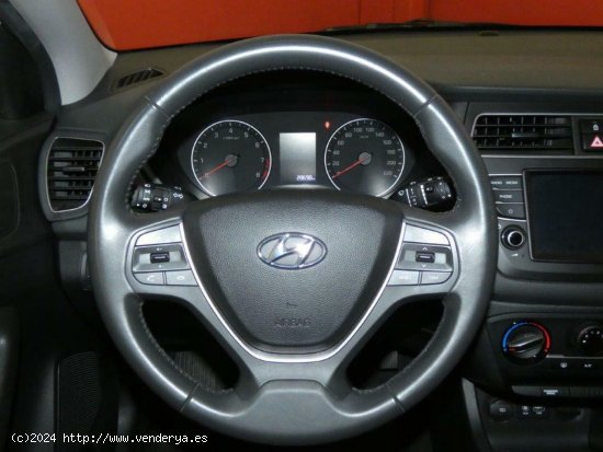 Hyundai i20 1.2 MPI 75CV Essence LE - Riba-roja del turia