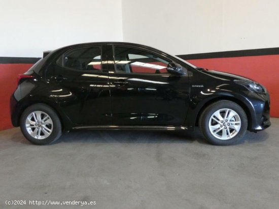 Toyota Yaris 1.5 e-CVT 120CV 120H Active Tech - Elche