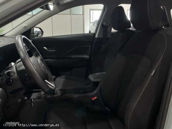 Hyundai Kona 1.0 TGDI Flexx 4x2 de 2023 con 11.000 Km por 25.600 EUR. en Valencia