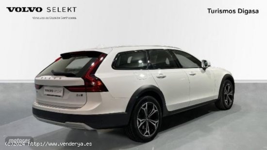 Volvo V 90 V90 CROSS COUNTRY PRO, B4 AWD MILD HYBRID (DIESEL) CON TECHO PANORAMICO. de 2021 con 24.7