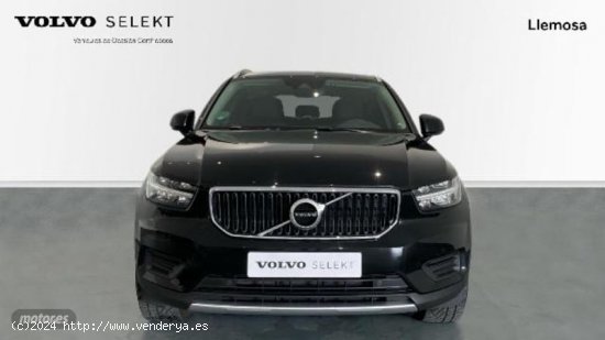 Volvo XC40 1.5 T2 MOMENTUM CORE AUTO 129 5P de 2021 con 60.000 Km por 26.900 EUR. en Lleida