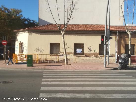 SE ALQUILA PARA NEGOCIO - ALICANTE