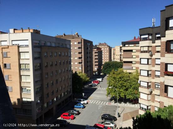 Se alquila piso en Abejeras a ESTUDIANTES - NAVARRA