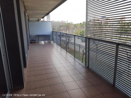 APARTAMENTO DE 2 DORMITORIOS CON A.A., PARKING Y TRASTERO. ED. PARADISE VILLAGE. - TARRAGONA