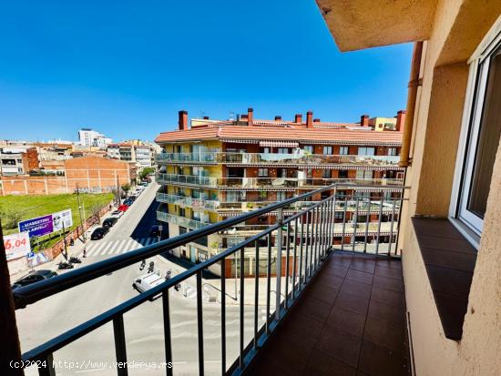 Piso amplio a la venta en la zona de Can Palet de Terrassa - BARCELONA