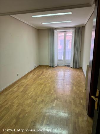 PISO EN VENTA JUNTO A LA PLAZA ESPAÑA - VALLADOLID