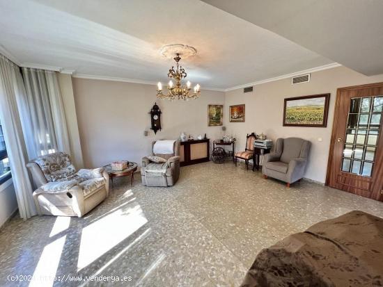 AMPLIO PISO EN VENTA EN VALDEPASILLAS - BADAJOZ