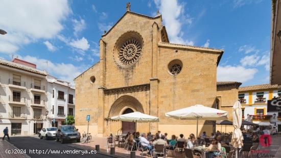 INMUEBLE DE 95 METROS EN LA PLAZA DE SAN MIGUEL - CENTRO DE CÓRDOBA - CORDOBA