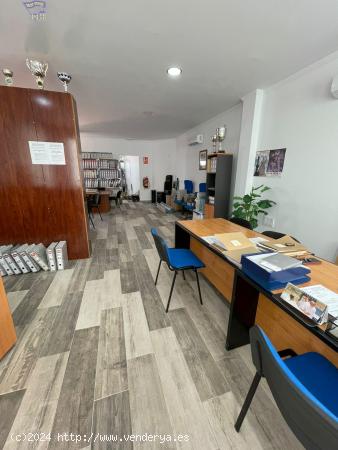 SE VENDE OFICINA EN ZONA PORTICHUELO - CADIZ