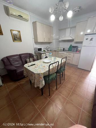 SE VENDE O SE ALQUILA APARTAMENTO EN ZONA CENTRO - CADIZ