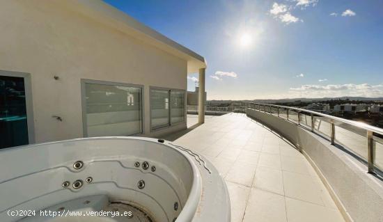  LLAVE EN MANO. ÁTICO MARIPOSA CON ENORME TERRAZA, ORIENTACIÓN SUROESTE Y VISTAS PANORÁMICAS AL MA 