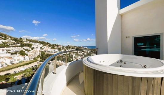 LLAVE EN MANO. ÁTICO MARIPOSA CON ENORME TERRAZA, ORIENTACIÓN SUROESTE Y VISTAS PANORÁMICAS AL MA