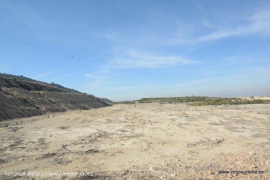 Finca rústica en la Dehesa de Pinohermoso de unos 115.000 m2. de superficie, con balsa para riego. 