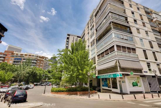 Espacio y mucha luz en este increible piso a la venta en el Barrio de Chamartin. - MADRID