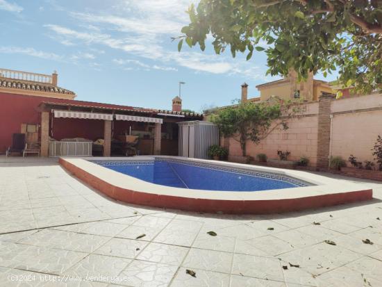 ENCANTADORA VILLA DE 6 DORMITORIOS Y 7 BAÑOS EN CAMPO DE MIJAS - MALAGA