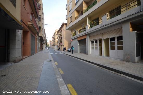 Local diáfano con acceso a pie de calle. Cerca del centro. - TARRAGONA