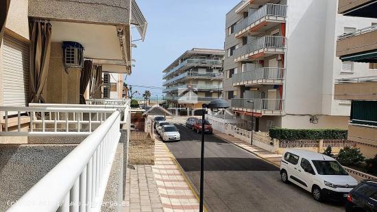 Apartamento situado en 3ª línea playa Daimús a solo 100 metros del mar, - VALENCIA