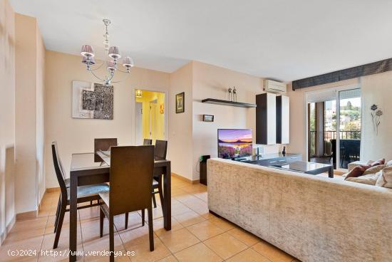 BONITO APARTAMENTO DE DOS HABITACIONES EN TORREBLANCA BAJA CON PISCINA Y PARKING - MALAGA