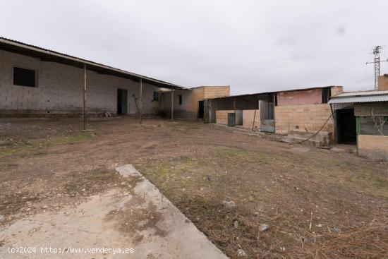 Terreno con almacen industrial a escasos minutos de autovía en Moraleda de Zafayona - GRANADA