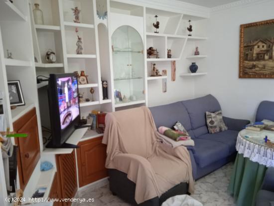 Gran piso con 4 habitaciones y 2 baños en el Casar - CACERES