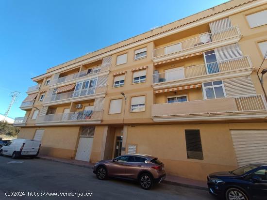 OPORTUNIDAD, SE VENDE ESTUPENDO PISO EN CALLE LA RIOJA - MURCIA