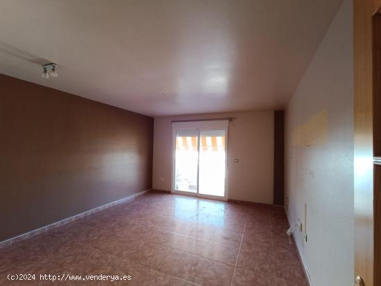 OPORTUNIDAD, SE VENDE ESTUPENDO PISO EN CALLE LA RIOJA - MURCIA