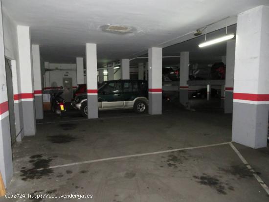 PLAZA DE PARKING EN ALQUILER PARA COCHE MEDIANO EN LA CALLE LLULL - BARCELONA