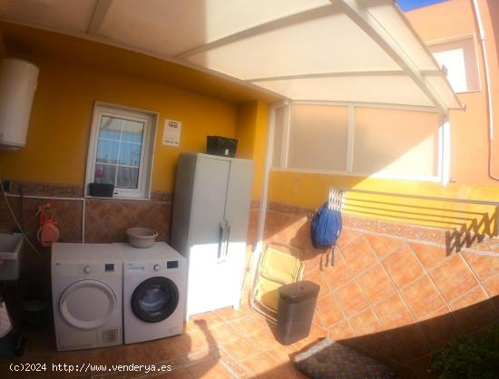 Vivienda sobre local - ALMERIA