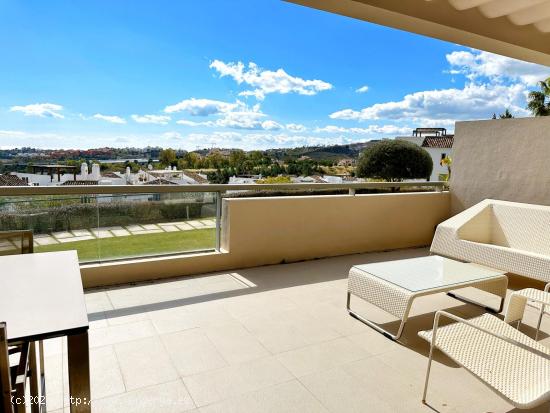 Enorme Apartamento Bajo con vistas al mar en Los Arrayanes Golf - MALAGA