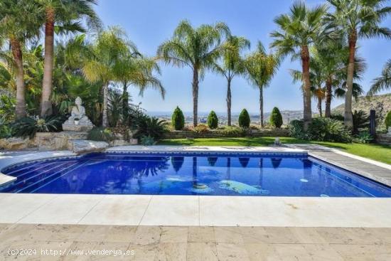 VILLA CON VISTAS IMPRESIONANTES - LOS ARQUEROS - MALAGA