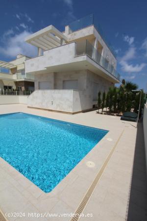  IMPRESIONANTE VILLA DE LUJO DE 5 DORMITORIOS CON PISCINA PRIVADA - ZONA LA ZENIA - - ALICANTE 