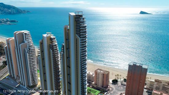 Costa Blanca, Hermosa propiedad idealmente ubicada en primera línea de la playa de Poniente Benidor