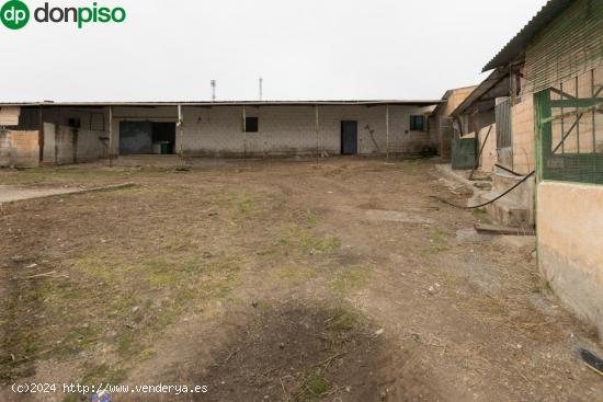 Terreno con almacen industrial a escasos minutos de autovía en Moraleda de Zafayona - GRANADA