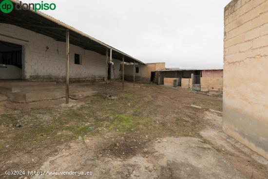 Terreno con almacen industrial a escasos minutos de autovía en Moraleda de Zafayona - GRANADA