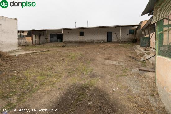 Terreno con almacen industrial a escasos minutos de autovía en Moraleda de Zafayona - GRANADA