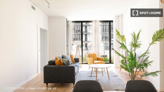 Moderno apartamento amueblado y equipado a un paso del metro en Poblenou - BARCELONA