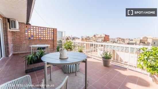 Habitación en piso compartido en barcelona. - BARCELONA