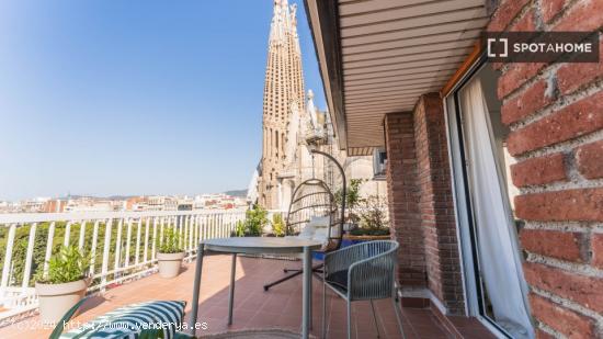 Habitación en piso compartido en barcelona. - BARCELONA